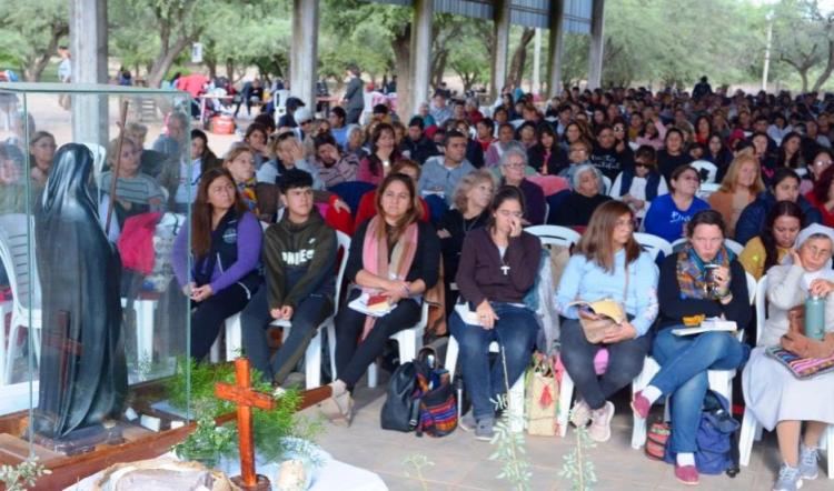 Cerca de 800 devotos participaron del 15º Retiro de Mama Antula