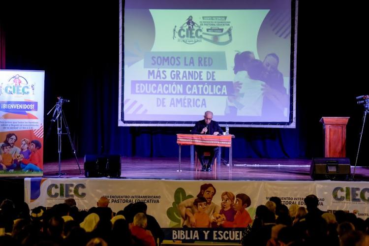 CIEC: 'Es impostergable hablar de la relación entre Biblia y Escuela'