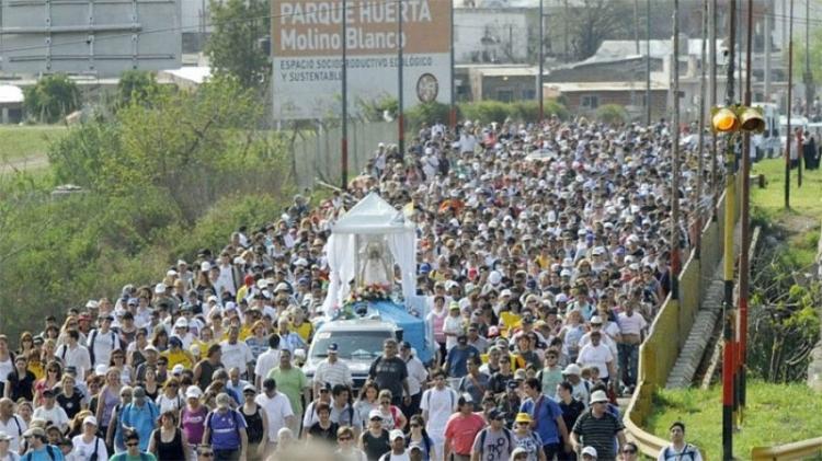 De Rosario a San Nicolás para pedir a la Virgen por la Patria y la unidad