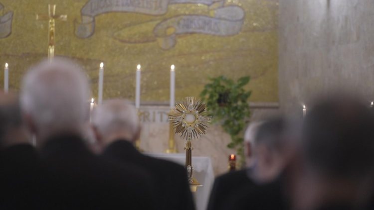 Ejercicios espirituales: el Papa invita a la Curia a vivirlos de forma personal