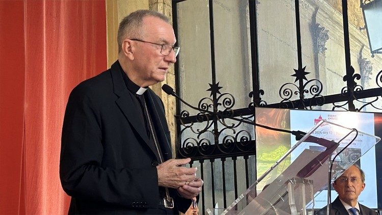 El Card. Parolin anima a los católicos a llenar de valores la democracia en crisis