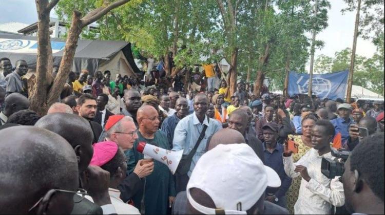 El cardenal Parolin visita Malakal, una ciudad llena de refugiados