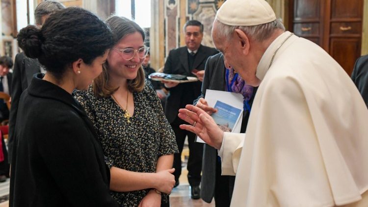 El Papa a los artistas: El mundo, más que nunca, necesita belleza