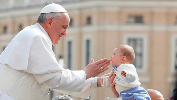 El Papa abre un ciclo de conferencias sobre la crisis de natalidad en Italia