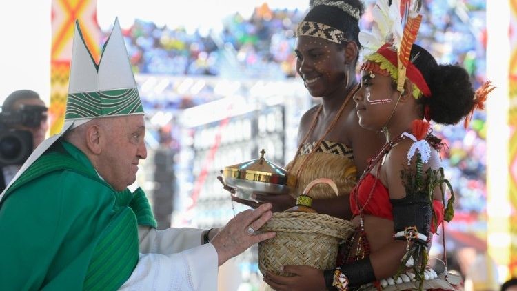 El Papa en el Ángelus: 'Paz para las naciones y también para la creación'