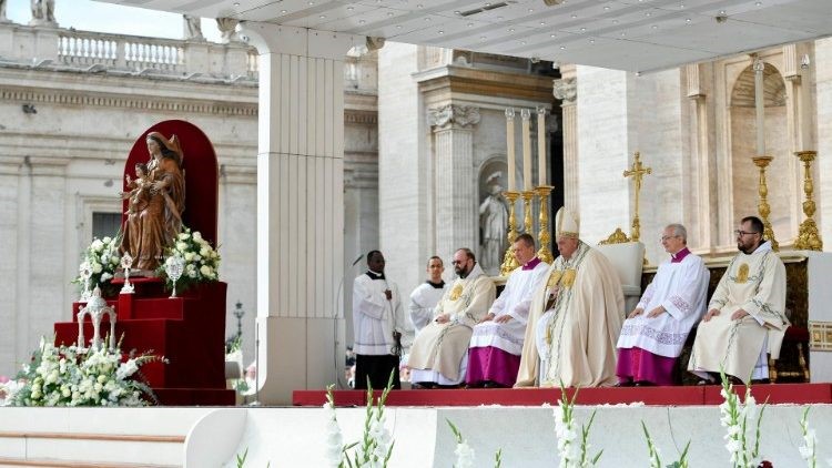 El Papa Francisco proclamó nuevos santos que vivieron 'según el estilo de Jesús'