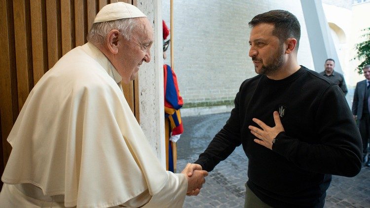 El Papa Francisco recibió a Volodimir Zelenski en el Vaticano