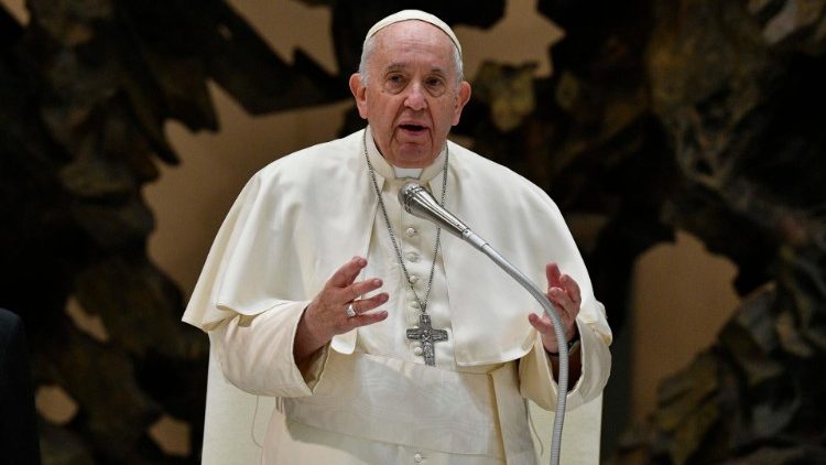 El Papa: La Palabra de Dios abre todas las puertas, porque Él es la puerta