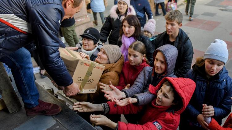 El Papa pide reducir gasto militar y convertirlo en ayuda humanitaria