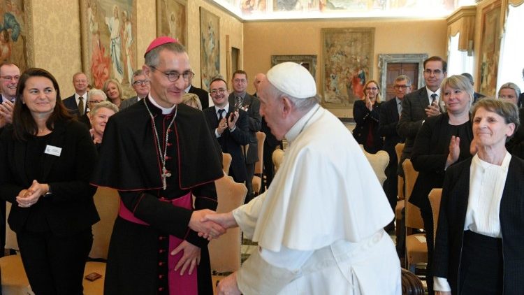 El Papa pidió promover el cuidado de la vida hasta su fin natural