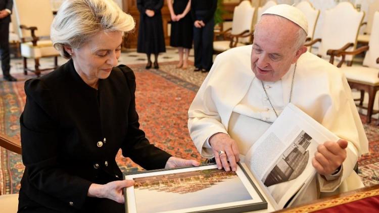 El Papa recibió a la presidenta de la Comisión Europea: guerra y ecología