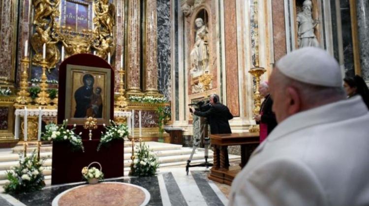 El Papa rezará las vísperas de la fiesta de la Virgen de las Nieves