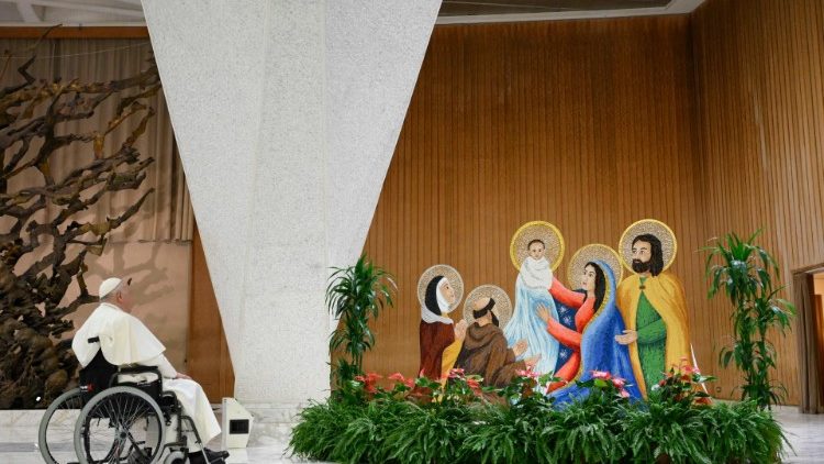 El pesebre enseña sencillez y alegría, dijo el Papa en la audiencia