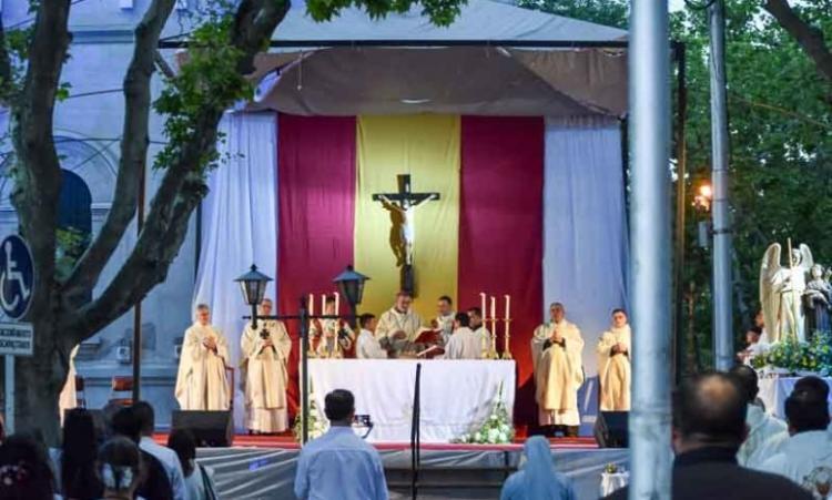 Manifestación multitudinaria de fe en la fiesta patronal de San Rafael