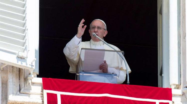 En el Ángelus, Francisco invita a encontrar tiempo para dedicar a Dios