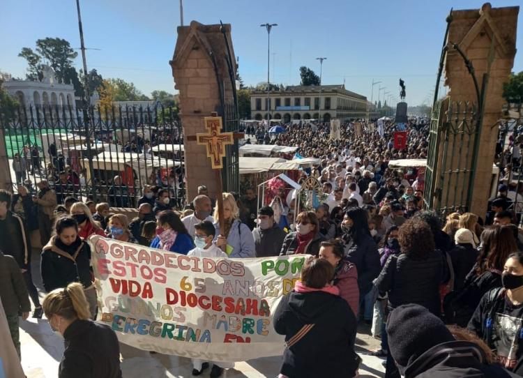 En Luján, la diócesis de Morón pidió a la Virgen que sea su guía en el camino sinodal