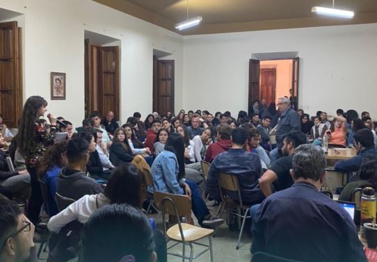 Encuentro de jóvenes de la arquidiócesis de Córdoba con su obispo