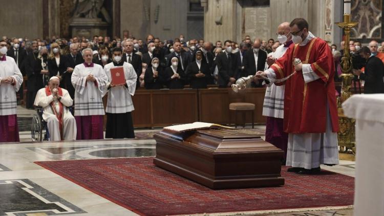 Exequias del Card. Sodano: "Creyó firmemente en Cristo y lo siguió fielmente"