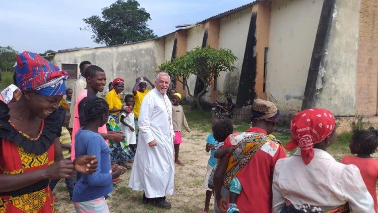 Falleció Mons. Tirso Blanco, el obispo argentino en Angola