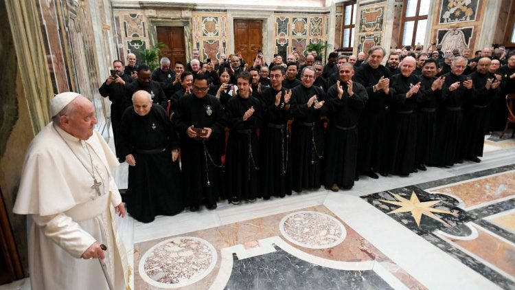 Francisco, a los pasionistas: 'Anunciar a Cristo en los sufrimientos actuales'