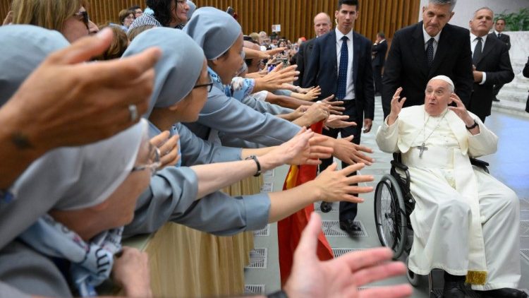 Francisco, a religiosas: 'Promuevan caminos de inclusión'