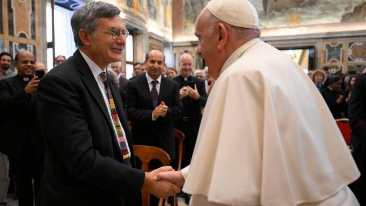 Francisco: comunicar con valentía los valores cristianos, dando voz a los excluidos