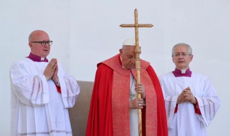 Francisco: 'El Espíritu Santo nos lleva adelante y nos ayuda a avanzar'