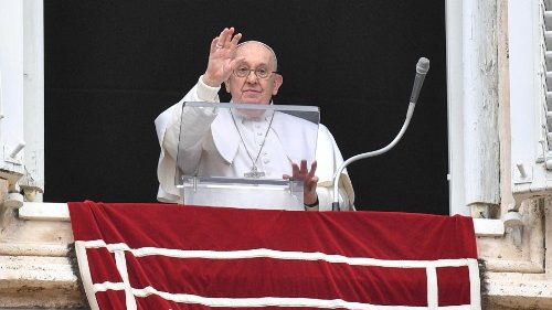 Francisco, en el Ángelus: 'Cristo no vino a condenar, sino a salvar'