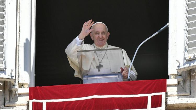 Francisco: Invitemos al Señor a habitar las zonas oscuras de nuestro corazón