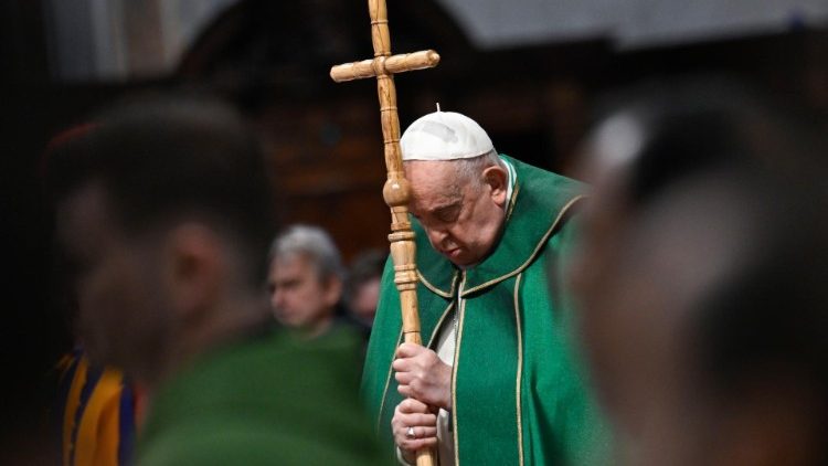 Francisco llama a aferrarse a la mansedumbre de la Palabra que salva