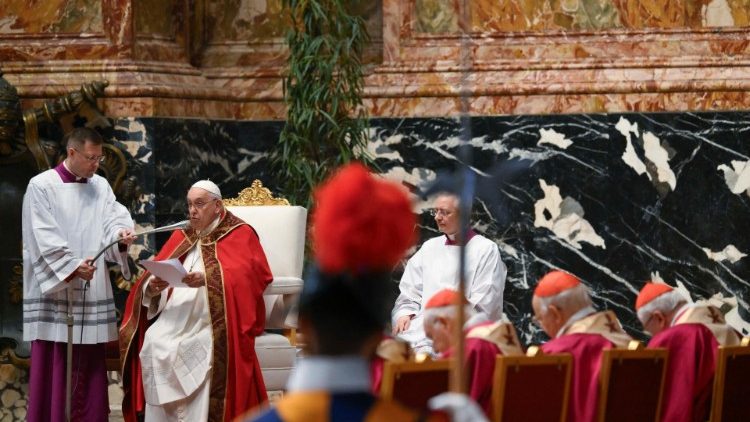 Francisco sobre Benedicto XVI: 'Un humilde trabajador en la viña del Señor'