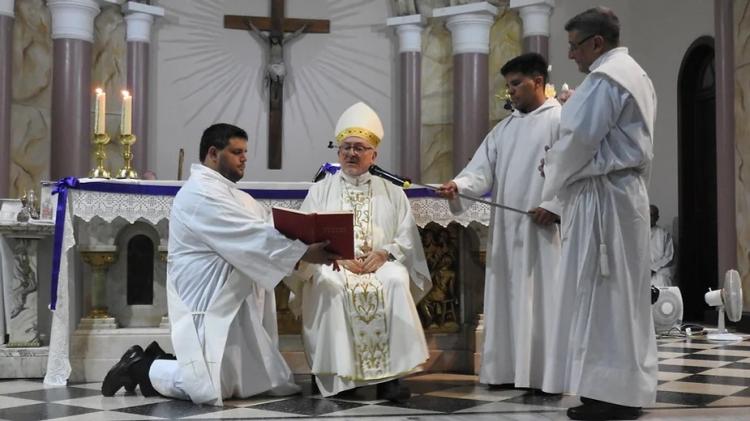 Gualeguaychú: Mons. Zordán ordenó un sacerdote que integra la Pastoral Scout