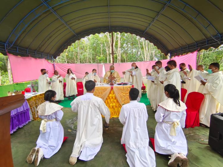 Indonesia: Un monasterio trapense en medio de la selva