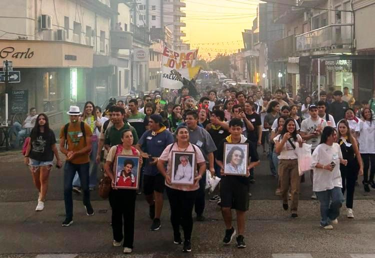 Jóvenes de Concordia manifestaron su intención de poner a Cristo en primer lugar