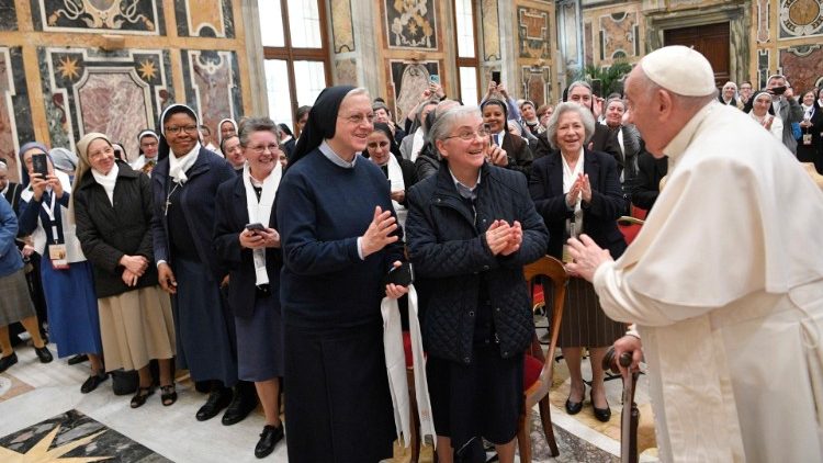 'La amargura es el elixir del diablo', advirtió Francisco a las religiosas