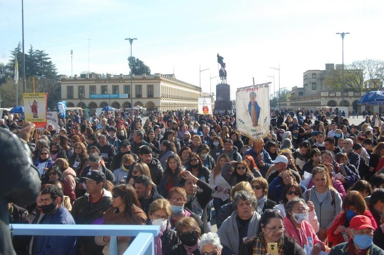 La comunidad de Quilmes peregrinó a Luján y rezó por la paz y la fraternidad