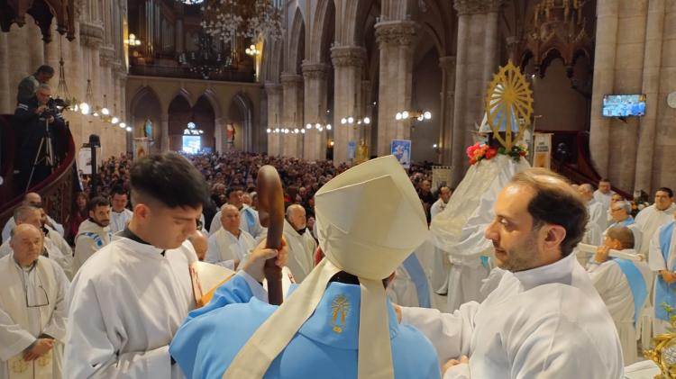 La diócesis de Avellaneda-Lanús peregrinó al santuario de Luján