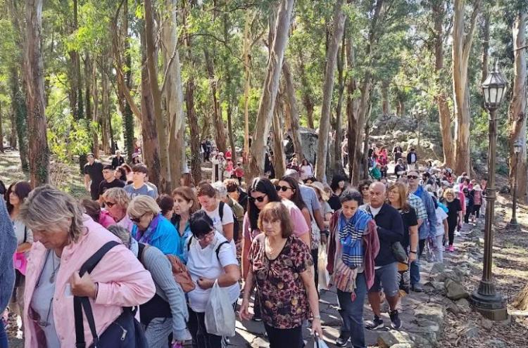 La diócesis de Mar del Plata peregrinó al Calvario de Tandil