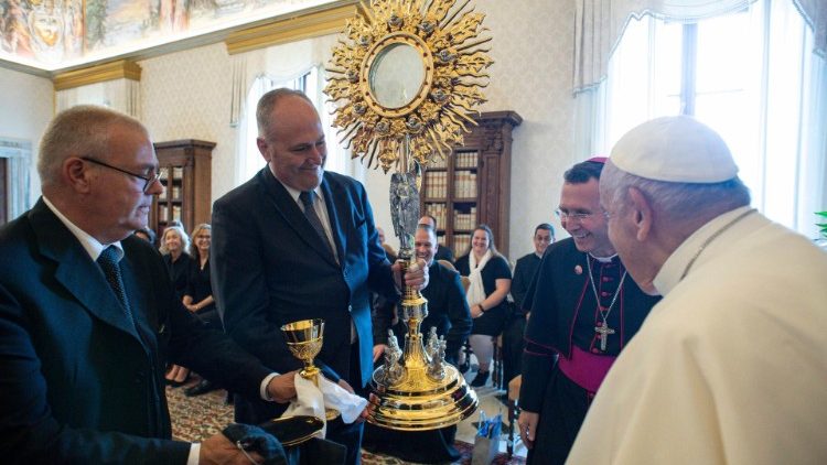 La Eucaristía es la respuesta de Dios al hambre más profunda del corazón humano