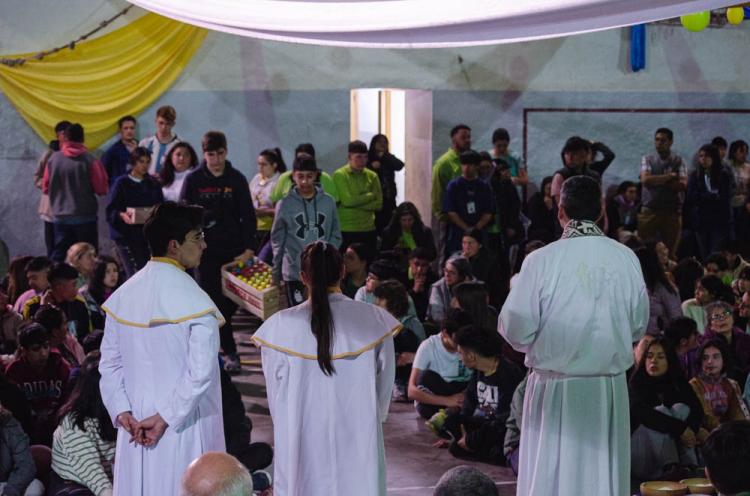 La 'gran misión es hacer feliz a Dios, y lo hacemos feliz amando al otro'