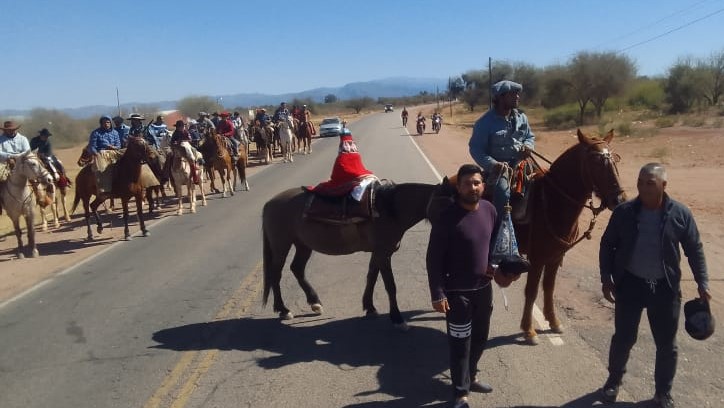 La original cabalgata de la Virgen del Valle en Los Colorados