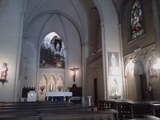 La parroquia Nuestra Señora de Lourdes en Flores celebró sus fiestas patronales