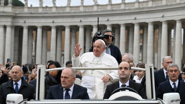 Francisco: 'Los carismas son dones del Espíritu para la unidad y el servicio'