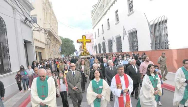 Los correntinos volvieron a las calles en la fiesta de la Cruz de los Milagros