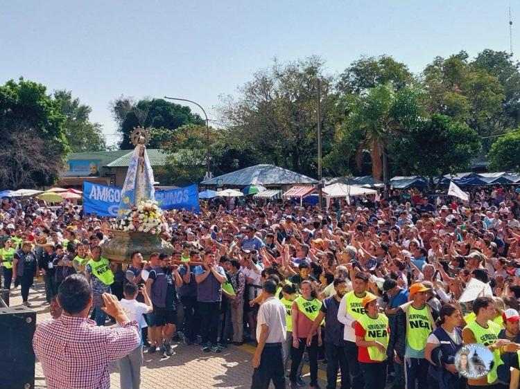 Los jóvenes del NEA llevaron sus alegrías y sueños a la Virgen de Itatí