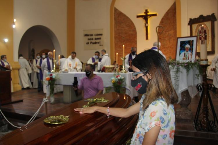 Los restos de Mons. Maletti descansan en la catedral de Moreno