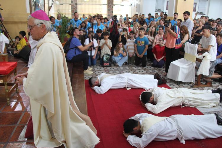 Merlo-Moreno: alegría por la ordenación de tres sacerdotes