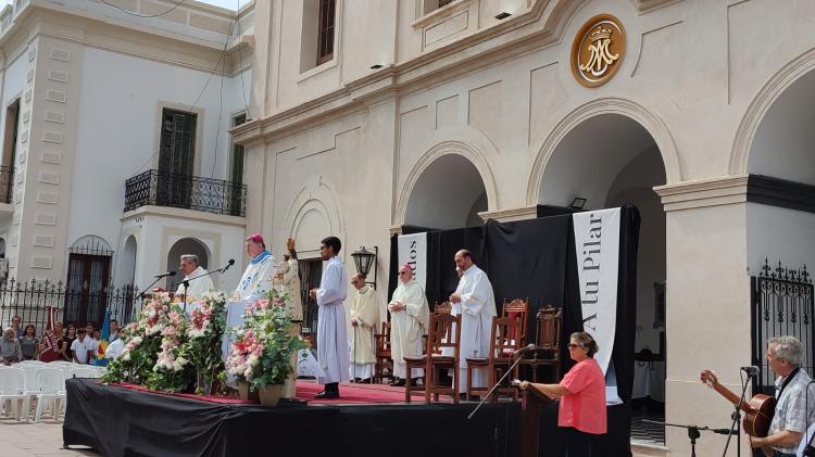 Mons. Adamczyk: "La Virgen del Pilar protectora, columna y pilar de nuestra fe"