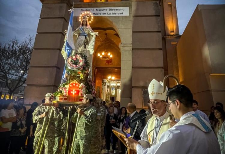 Mons. Braida lleva a la asamblea sinodal el testimonio de los mártires riojanos