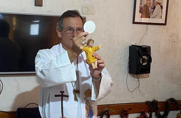 Mons. Canecín: 'Dios se hace hombre para que el hombre llegue a ser hijo de Dios'